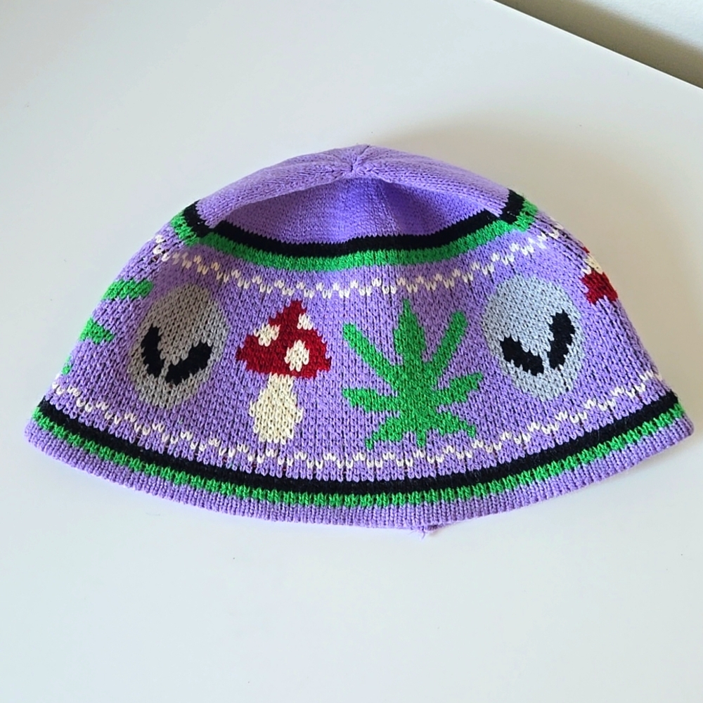 Urban outfit bucket hat